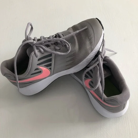 Nike Youth runners star runner youth size 3.5 pink and grey - Picture 3 of 8